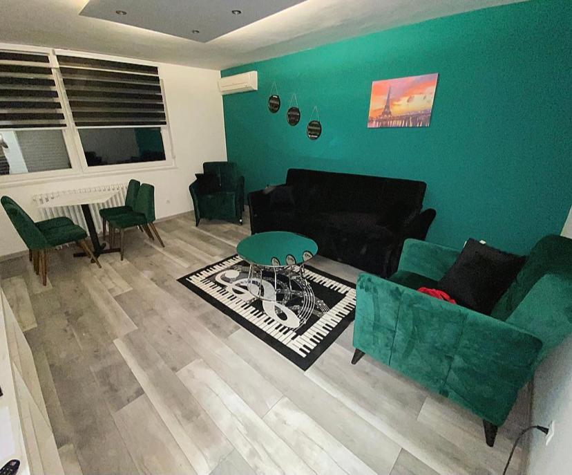 Apartman Omar Stan Na Dan Besplatan Parking Sarajevo Apartment Exterior photo